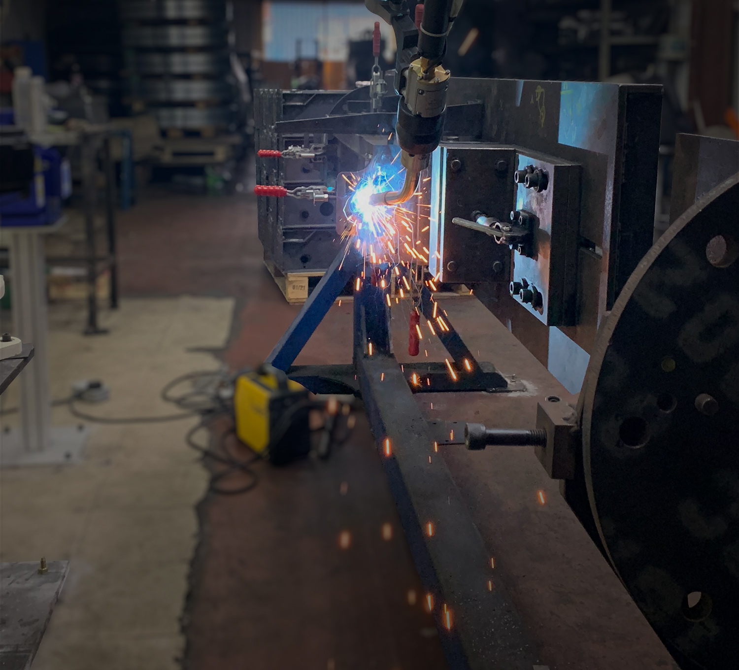 Mobile :: Solutions :: Robotic Welding System Masthead